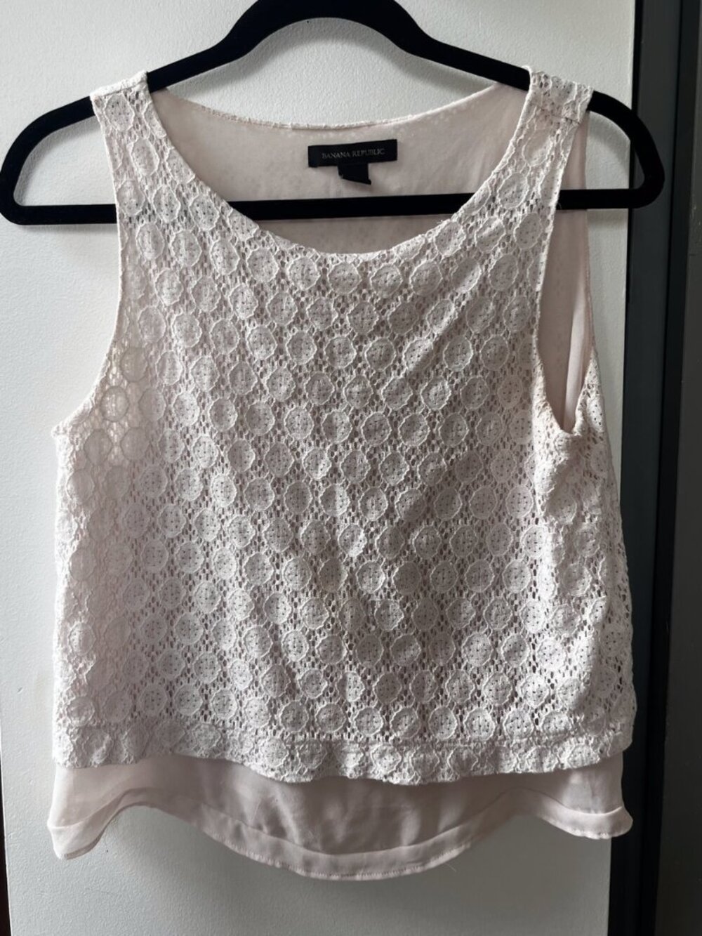 Banana Republic Blush Pink Lace Overlay Sleeveless Tank Top Hi-Low Hem S